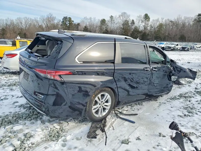 2022 TOYOTA SIENNA LIMITED  