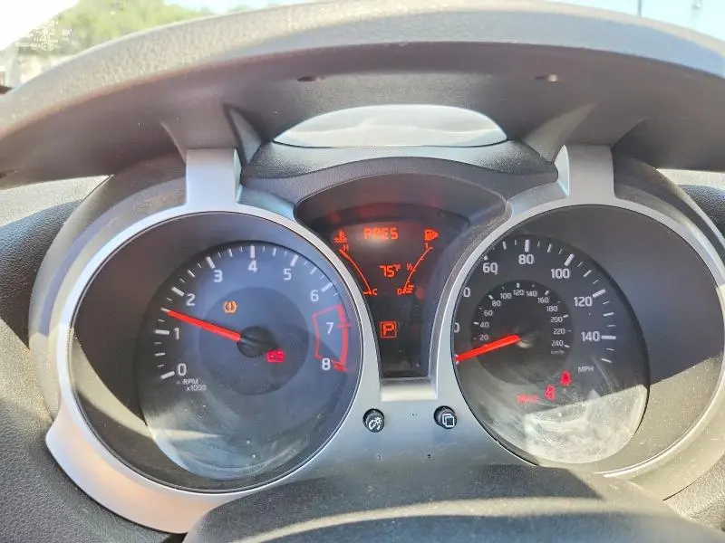 2014 NISSAN JUKE S  