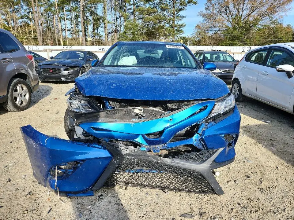 2018 TOYOTA CAMRY SE  