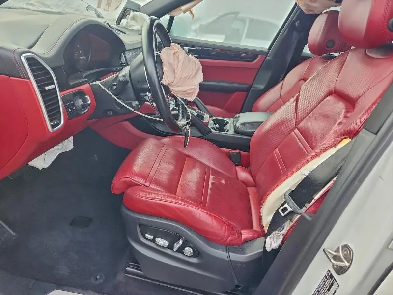 2019 PORSCHE CAYENNE   