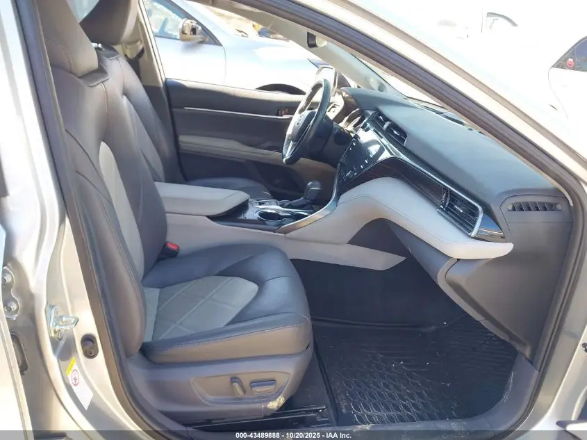 2019 TOYOTA CAMRY XLE V6