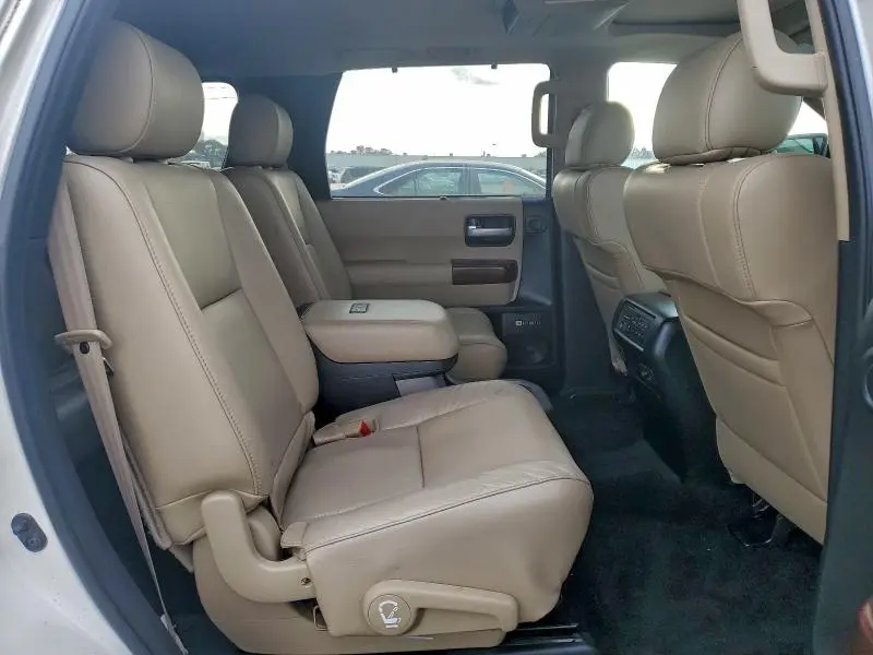 2013 TOYOTA SEQUOIA PLATINUM  