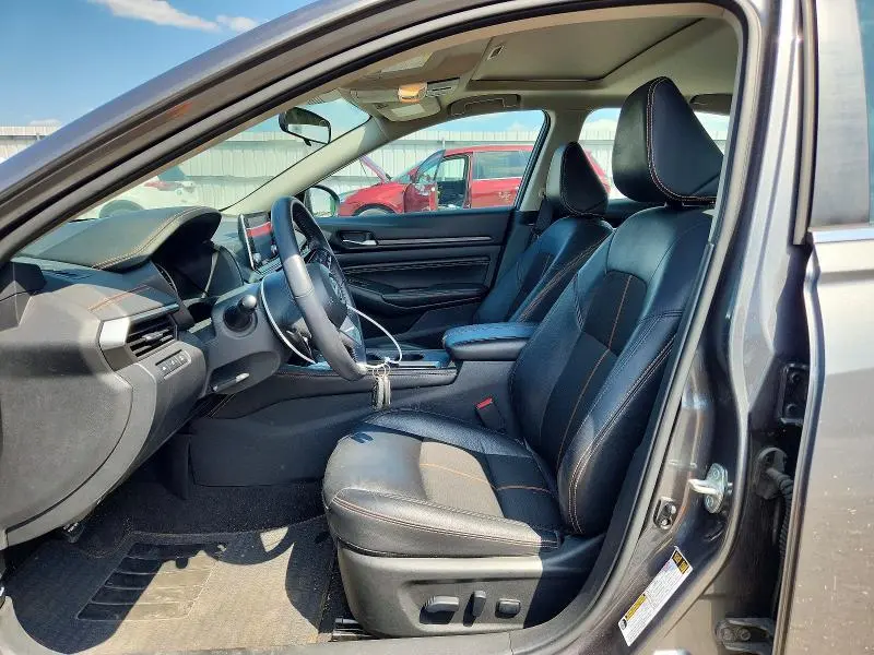 2021 NISSAN ALTIMA SR  