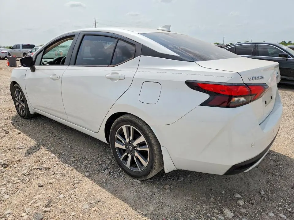 2021 NISSAN VERSA SV  