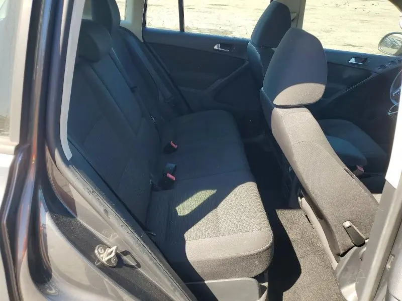 2015 VOLKSWAGEN TIGUAN S  