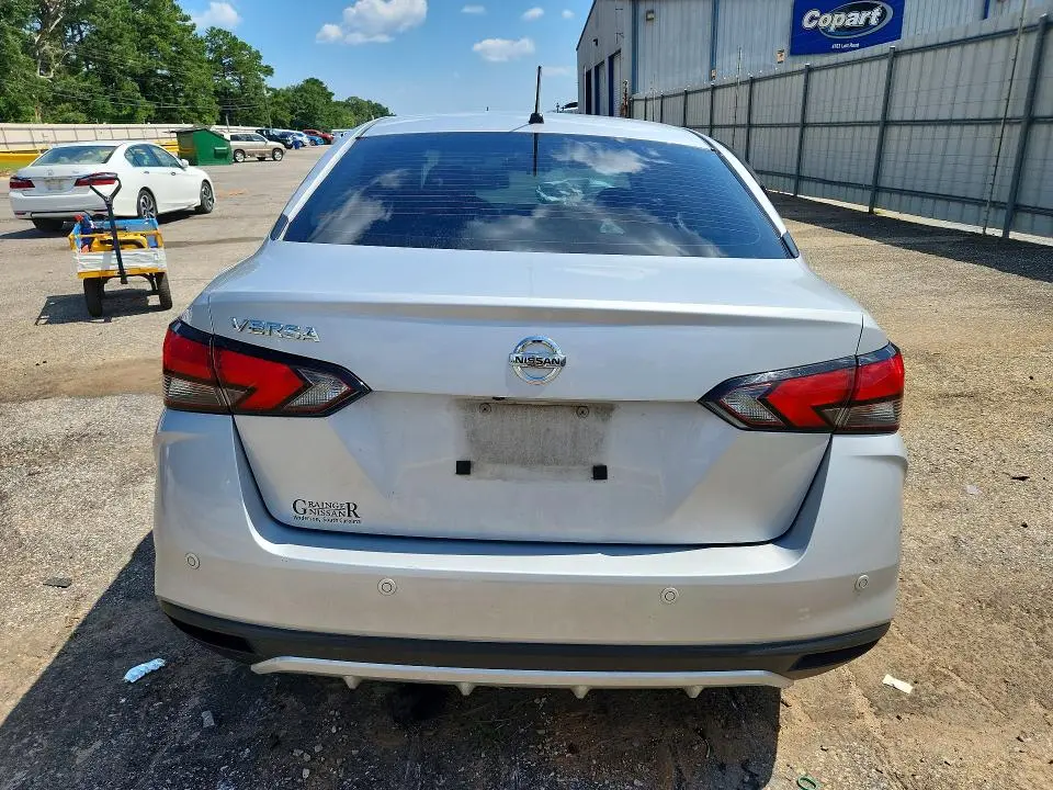 2021 NISSAN VERSA S  
