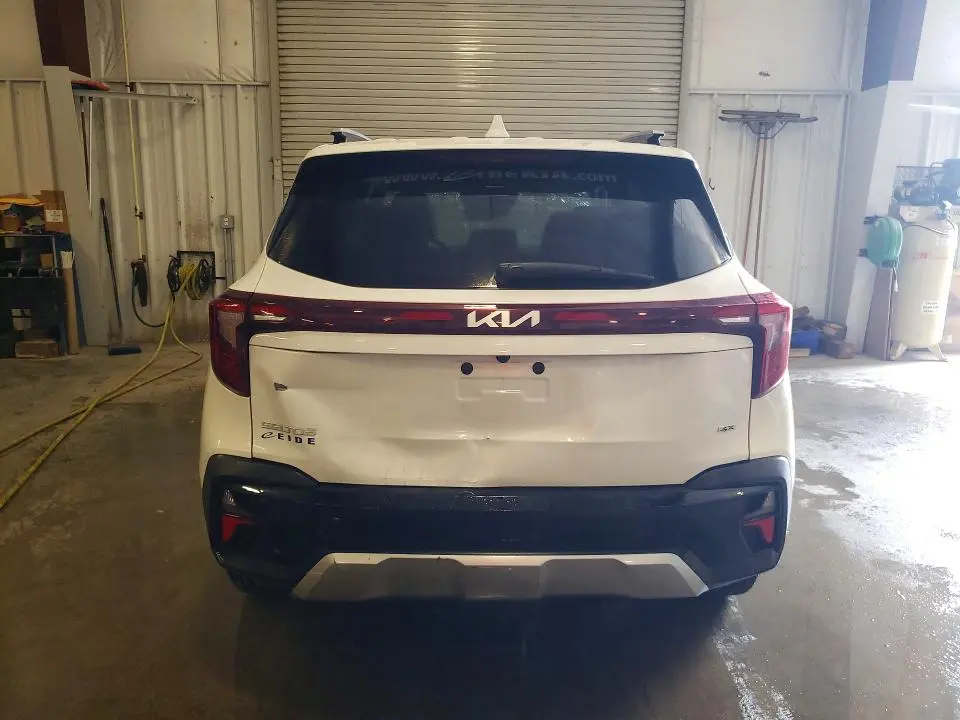 2024 KIA SELTOS EX  