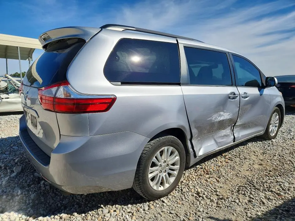 2017 TOYOTA SIENNA XLE 8-PASSENGER  