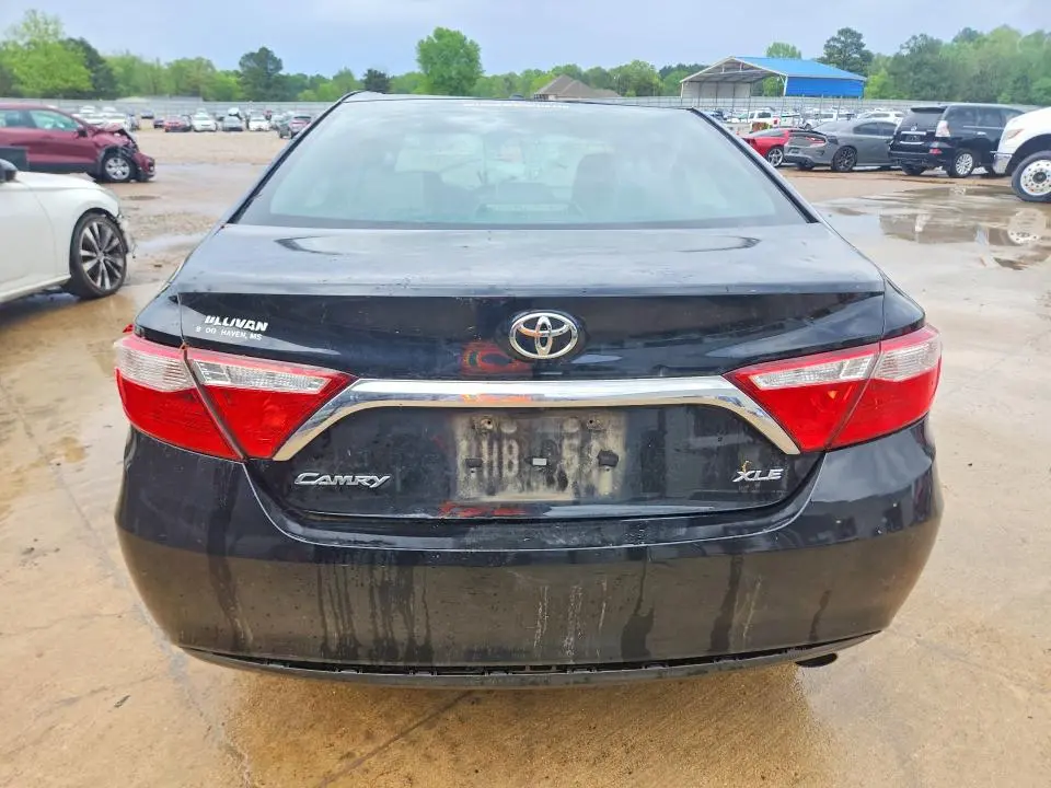 2017 TOYOTA CAMRY XLE  