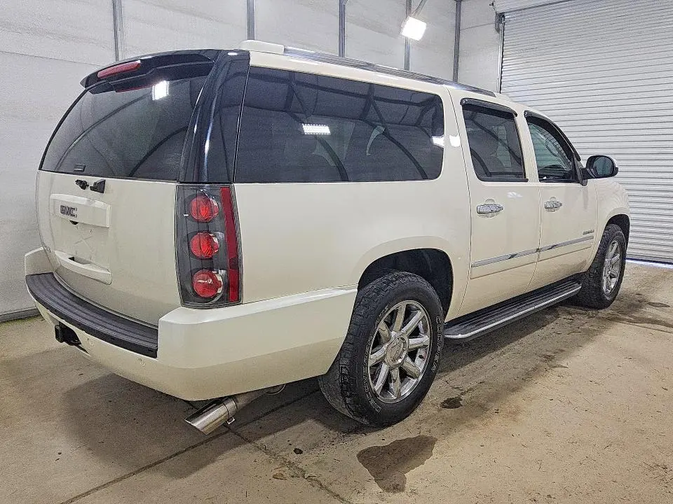 2013 GMC YUKON XL DENALI  