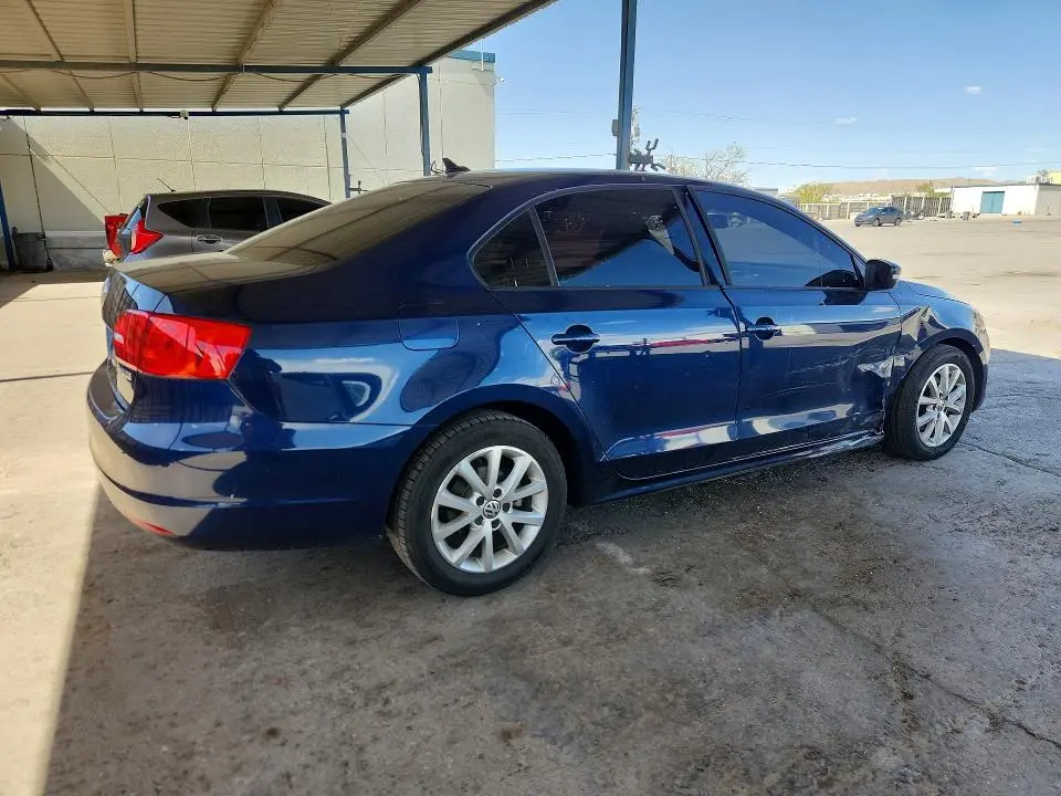 2012 VOLKSWAGEN JETTA SE  