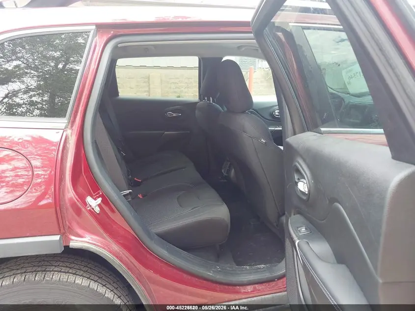 2019 JEEP CHEROKEE LATITUDE 4X4