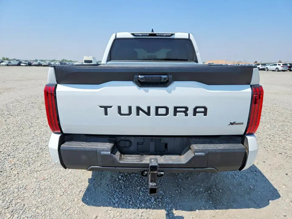 2023 TOYOTA TUNDRA SR5  
