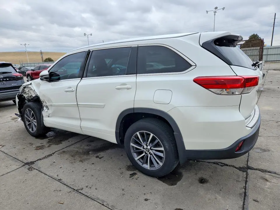2018 TOYOTA HIGHLANDER XLE  