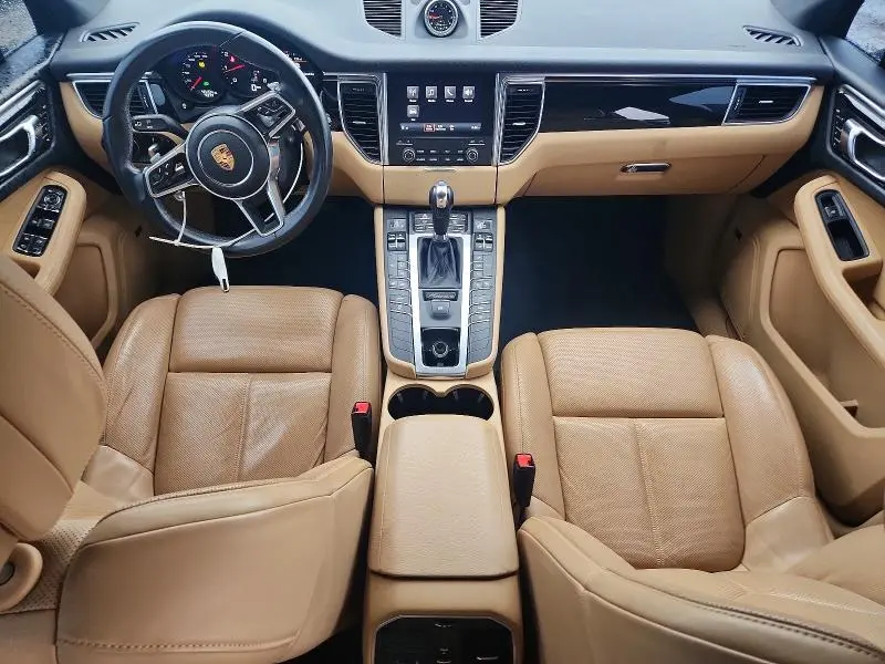 2018 PORSCHE MACAN   