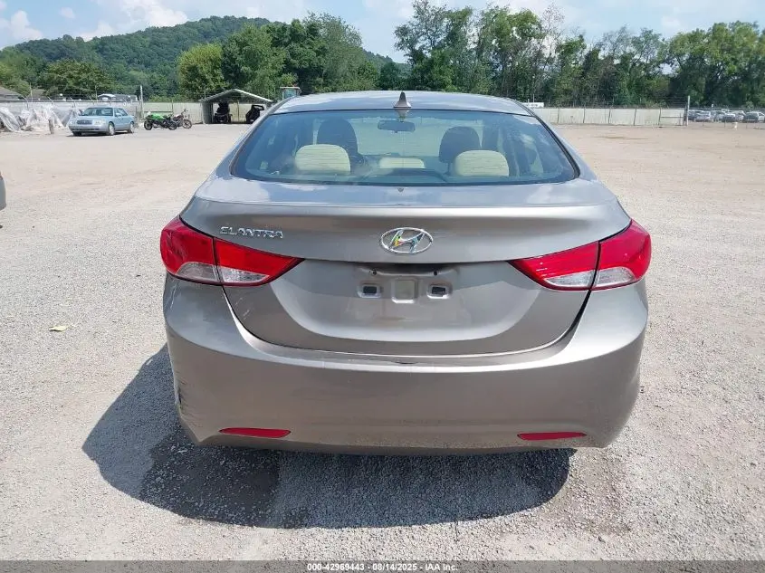 2013 HYUNDAI ELANTRA GLS