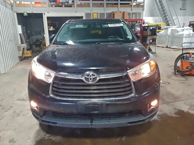 2016 TOYOTA HIGHLANDER XLE  