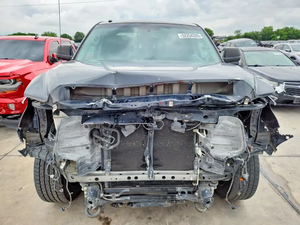 2017 TOYOTA TUNDRA SR5  