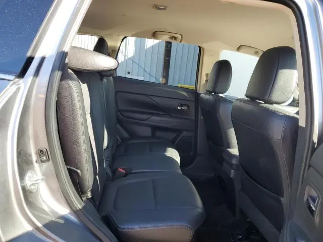 2018 MITSUBISHI OUTLANDER SE