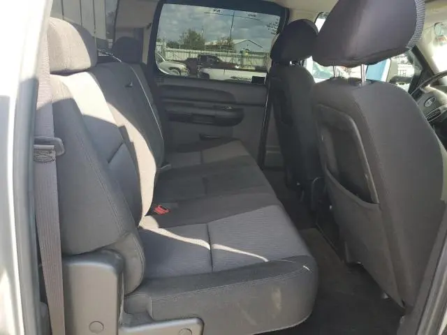 2011 GMC SIERRA K2500 SLE  