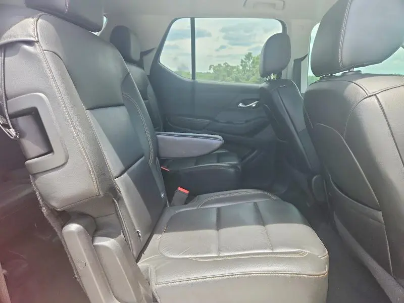 2021 CHEVROLET TRAVERSE LT  