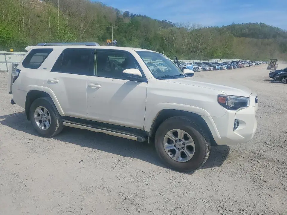 2018 TOYOTA 4RUNNER SR5  