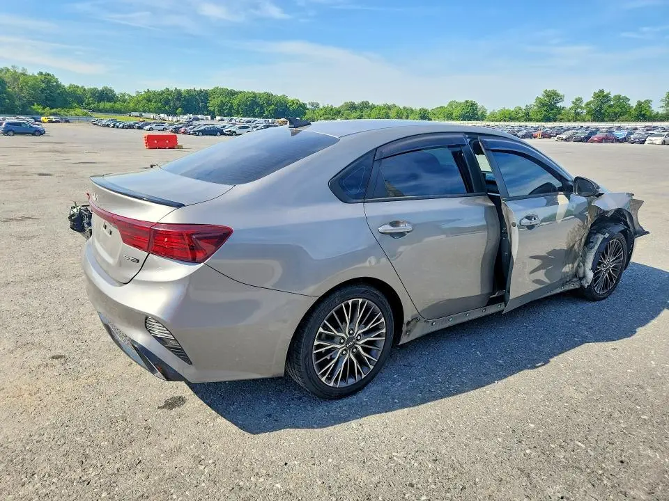 2022 KIA FORTE GT LINE  