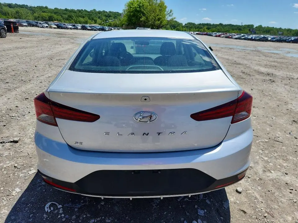 2019 HYUNDAI ELANTRA SE  