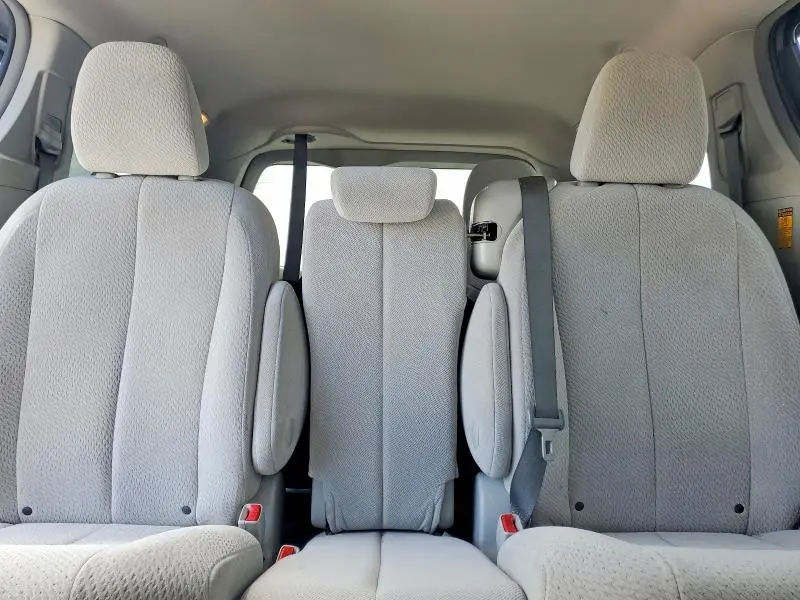 2014 TOYOTA SIENNA LE  