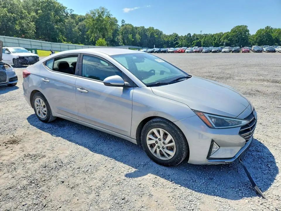 2020 HYUNDAI ELANTRA SE  
