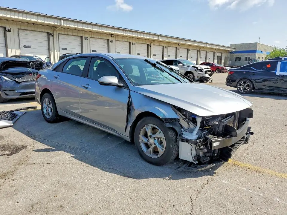 2022 HYUNDAI ELANTRA SE  
