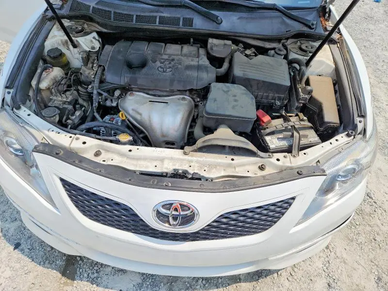 2011 TOYOTA CAMRY SE  