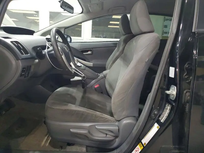 2010 TOYOTA PRIUS III  