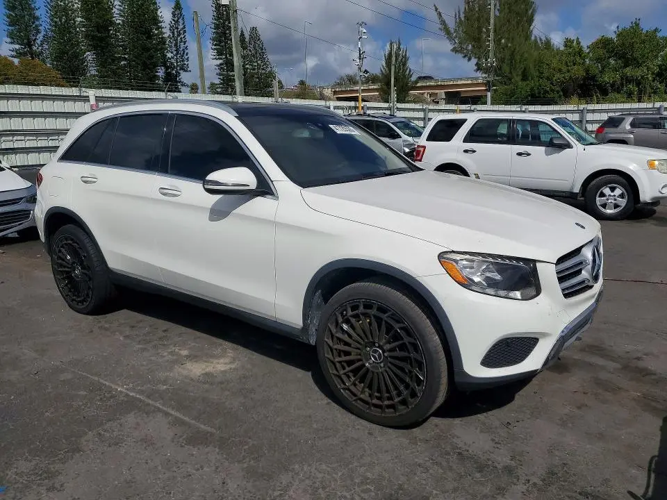 2018 MERCEDES-BENZ GLC 300  