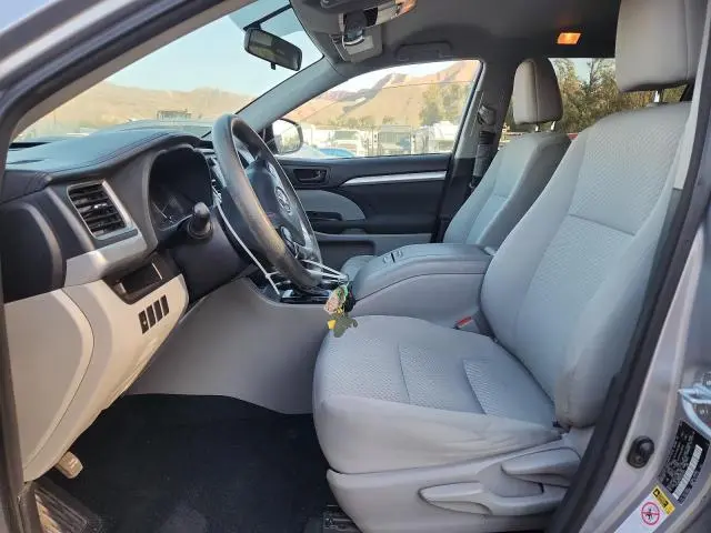 2016 TOYOTA HIGHLANDER LE  
