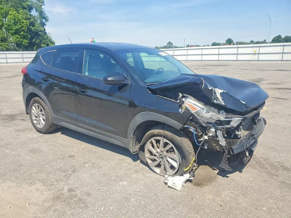 2018 HYUNDAI TUCSON SE  