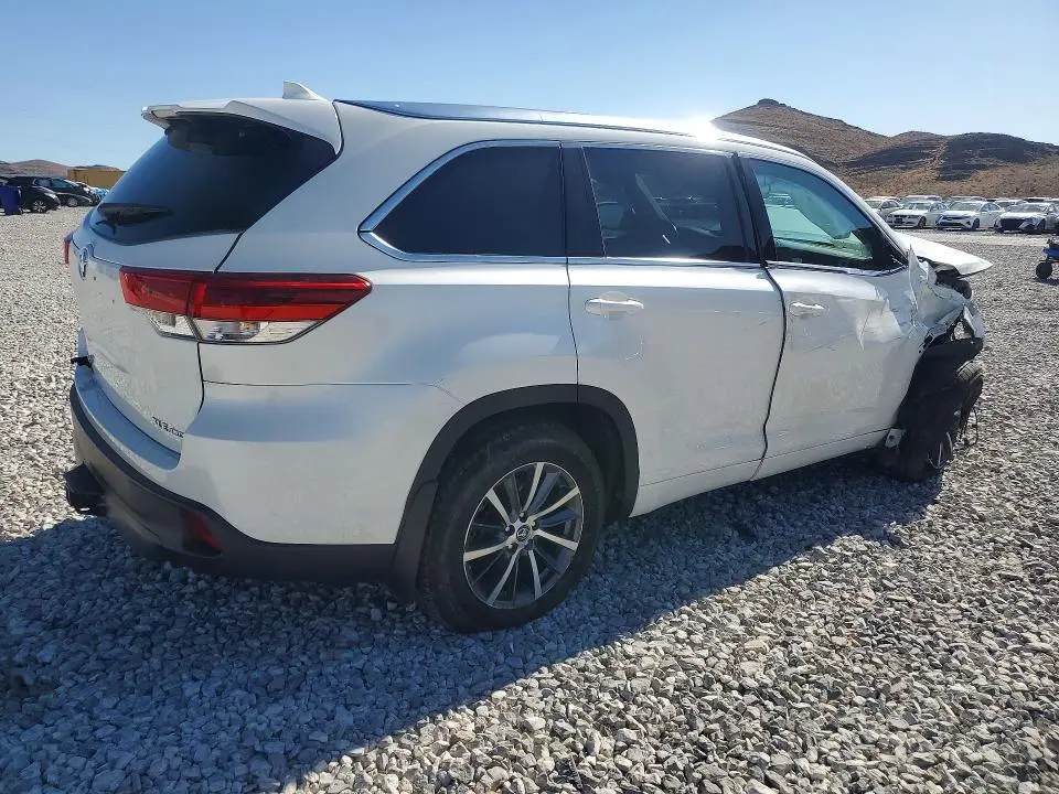 2017 TOYOTA HIGHLANDER XLE  
