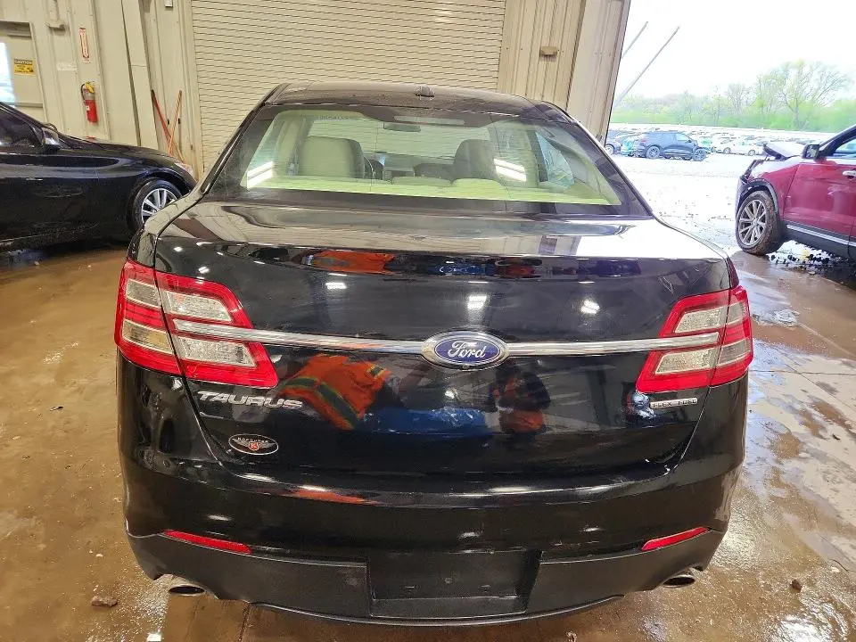 2017 FORD TAURUS SE  