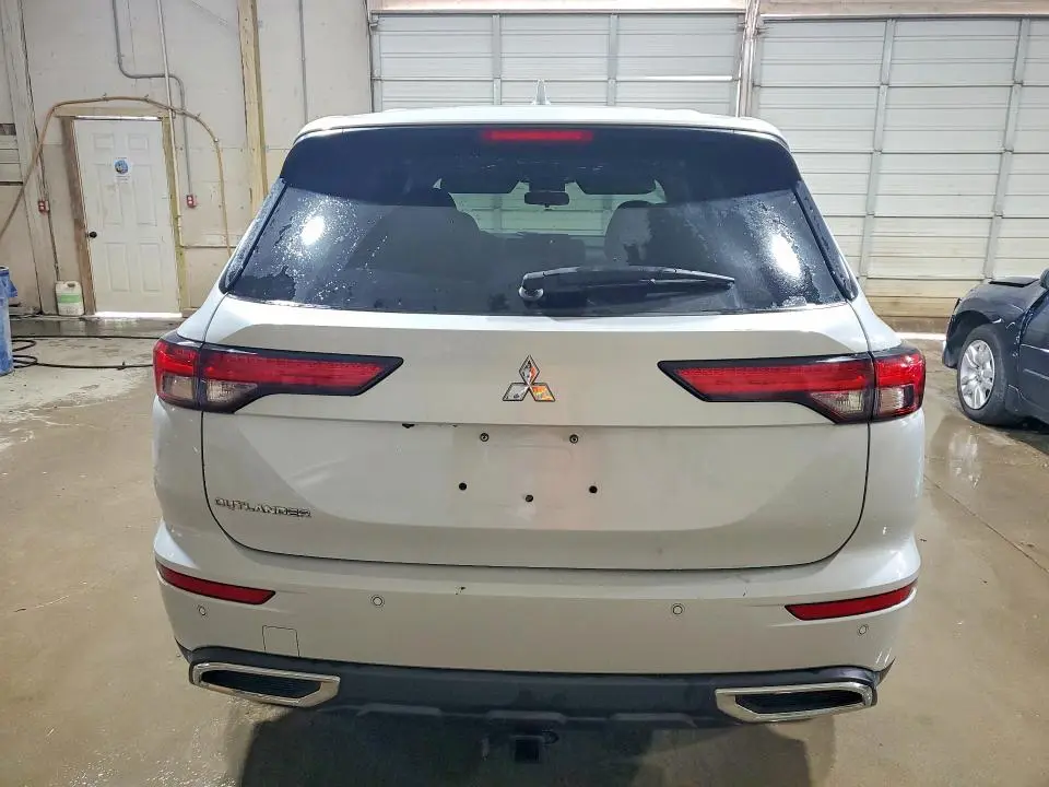 2022 MITSUBISHI OUTLANDER ES  