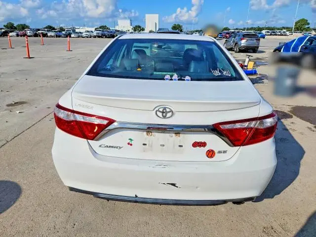 2016 TOYOTA CAMRY SE  