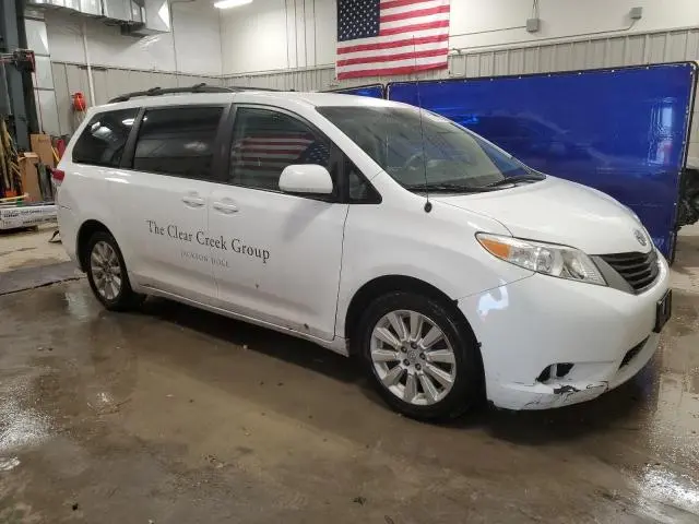 2013 TOYOTA SIENNA LE  