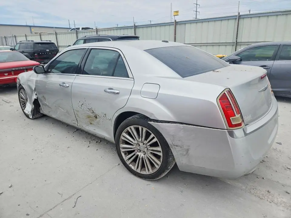2012 CHRYSLER 300C LUXURY  