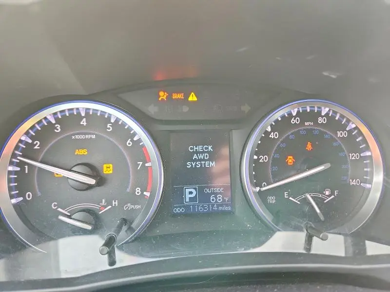 2016 TOYOTA HIGHLANDER LE  