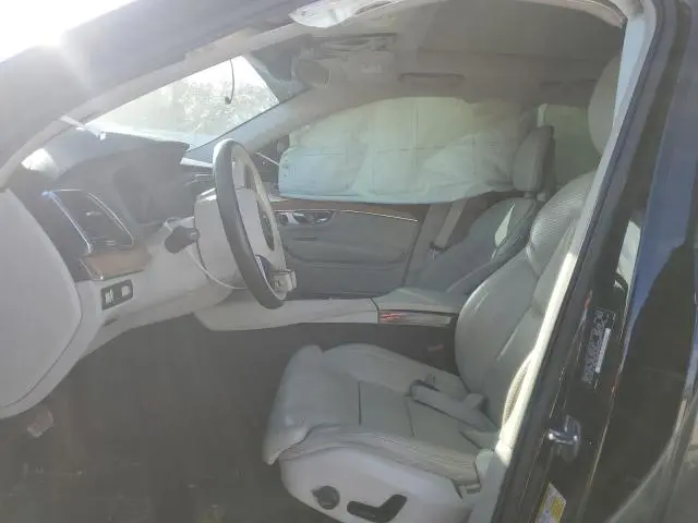 2018 VOLVO XC90 T6  