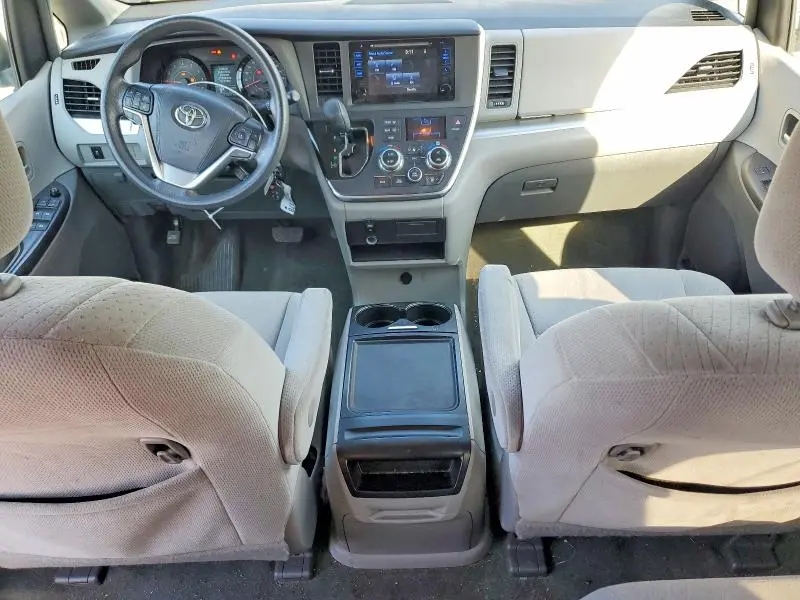 2015 TOYOTA SIENNA LE 8-PASSENGER  