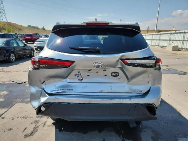 2022 TOYOTA HIGHLANDER XLE  