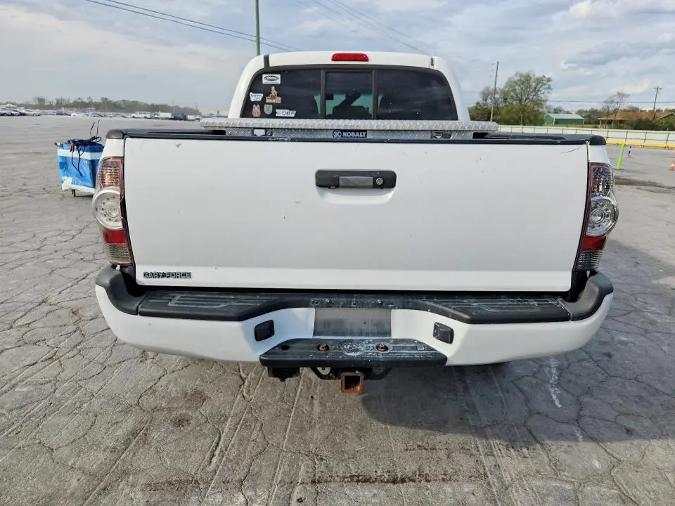 2011 TOYOTA TACOMA V6  