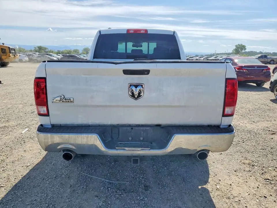 2016 RAM 1500 SLT  
