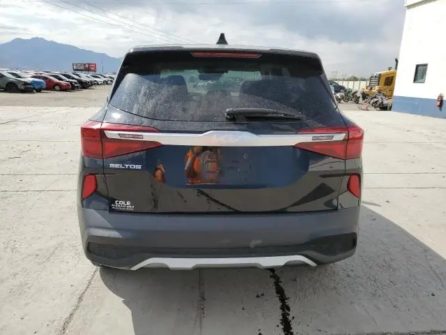 2022 KIA SELTOS LX  