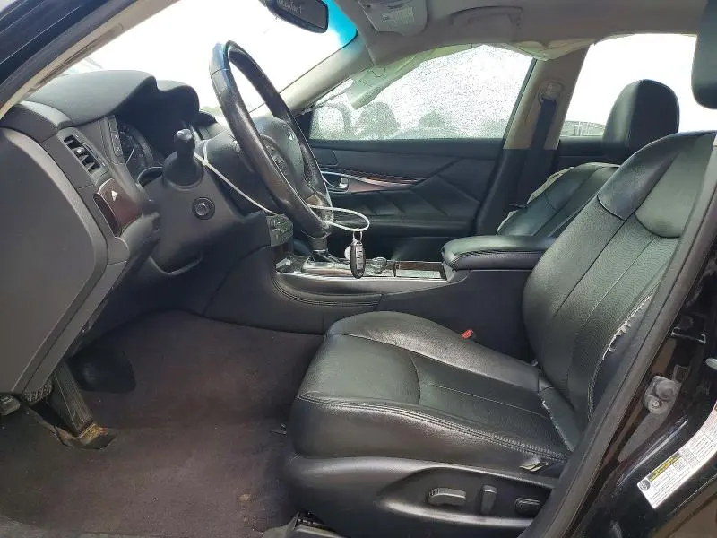 2016 INFINITI Q70L 3.7  